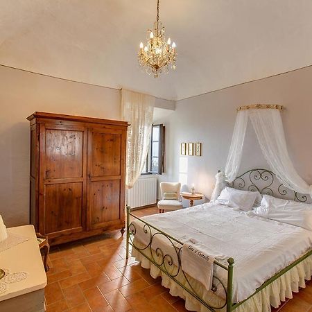La Rocca Aparthotel Gambassi Terme Exteriör bild