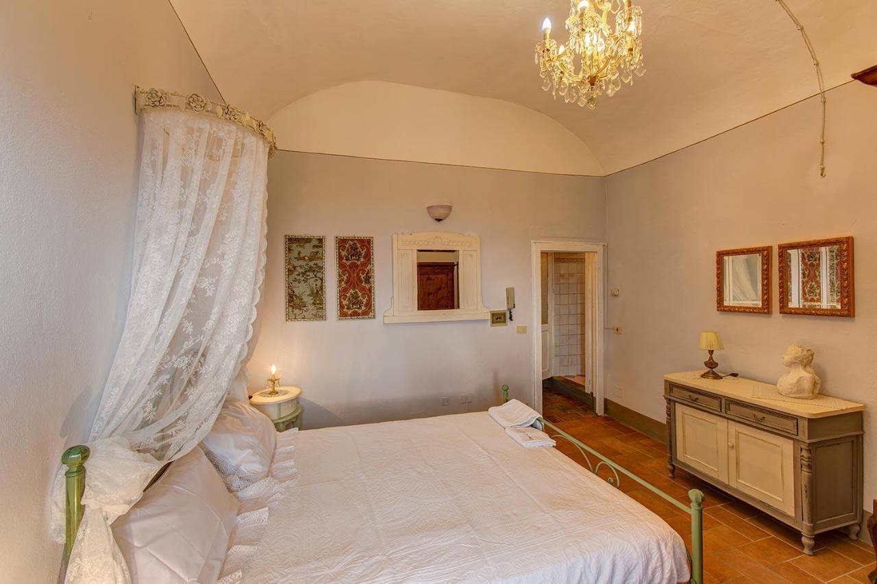 La Rocca Aparthotel Gambassi Terme Exteriör bild