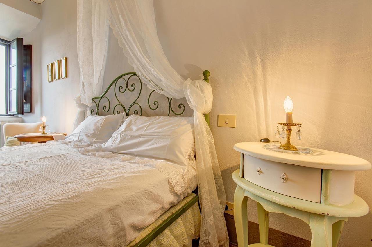 La Rocca Aparthotel Gambassi Terme Exteriör bild